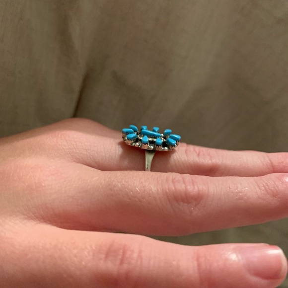 Mini turquoise squash blossom - Picture 2 of 3